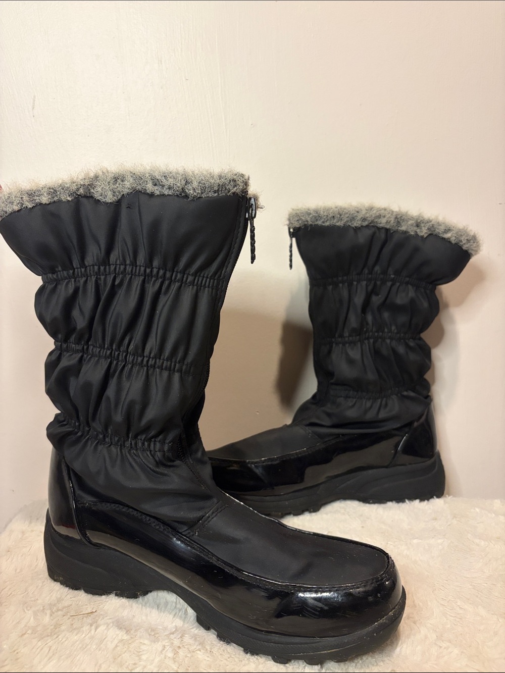 Totes Rachel Zip Front Snow Boots All Weather Footwear Faux Fur Lined SZ 9